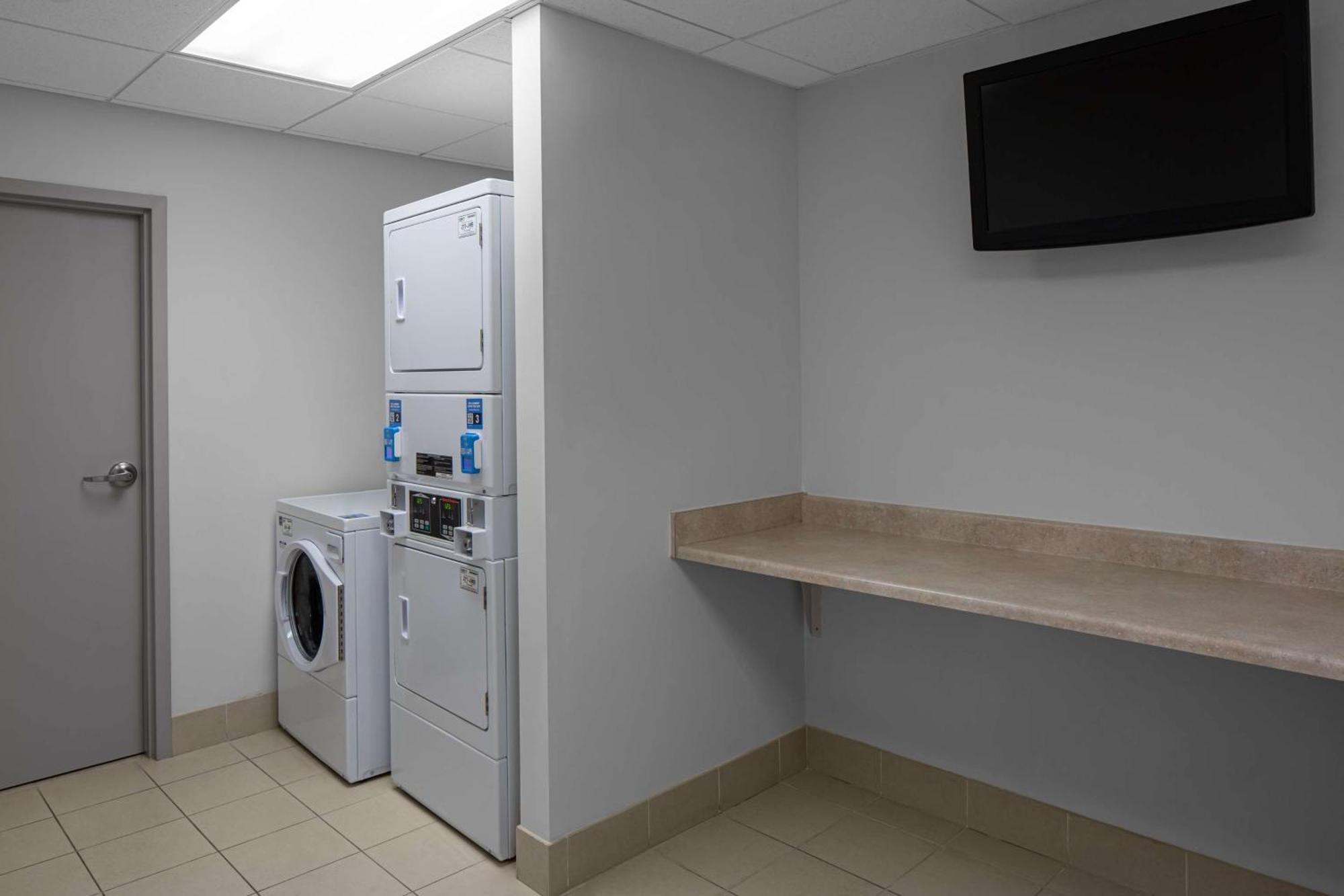 Hilton Garden Inn - Salt Lake City Airport Екстериор снимка